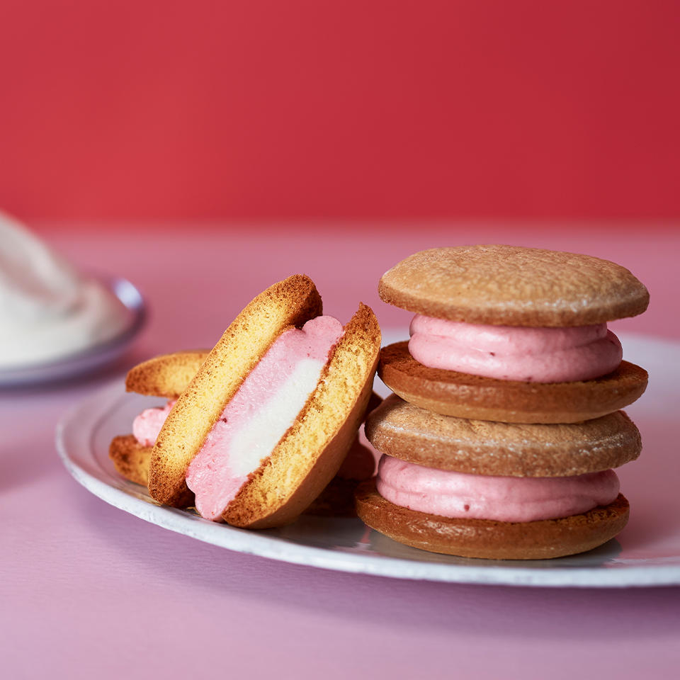 <br>生ブッセ ストロベリー ショートケーキ（福岡県産あまおういちご使用）