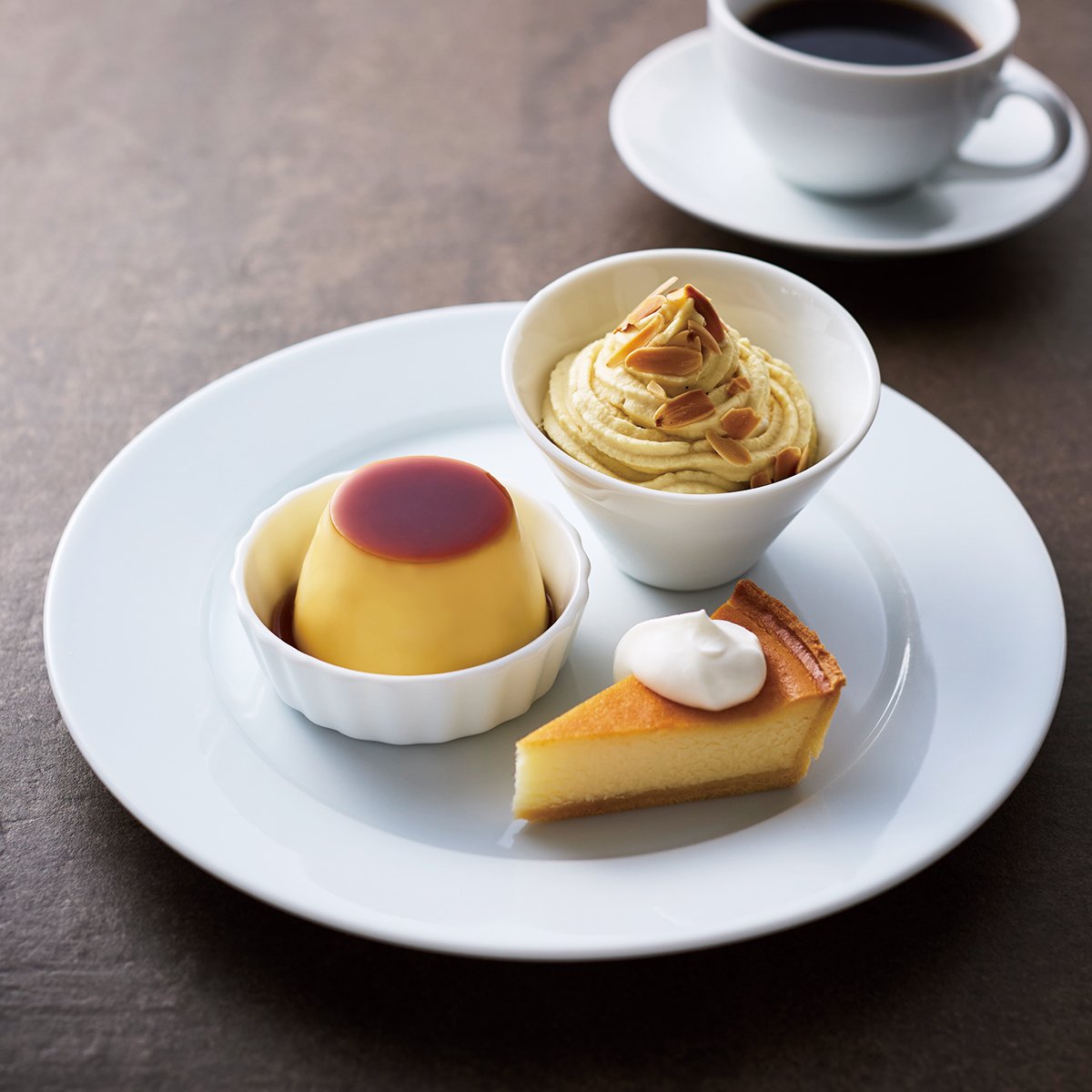 期間限定<br>デザートプレートと<br>お飲物